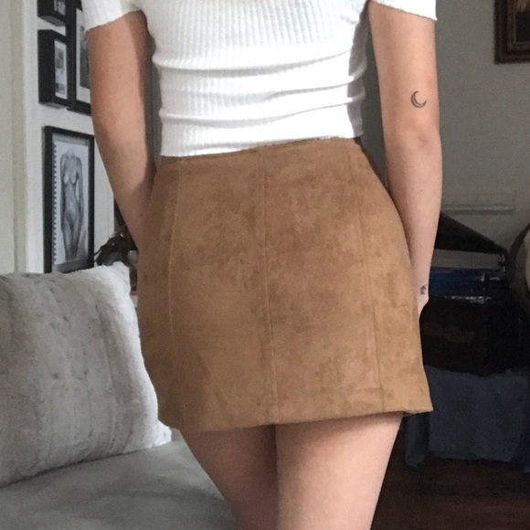 LF SUEDE SKIRT - Picture 3 of 3